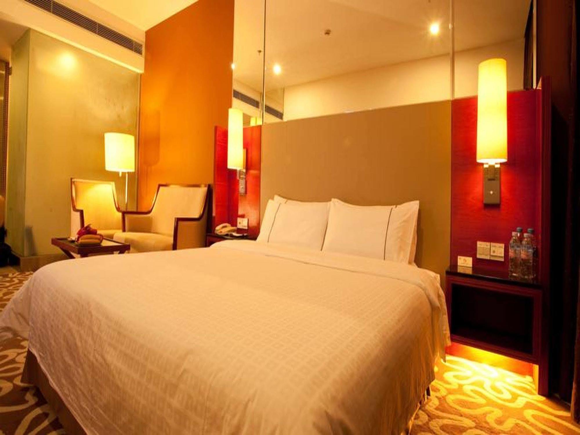 Shenzhen Caa Holy Sun Hotel, Luohu Railway Station Екстериор снимка